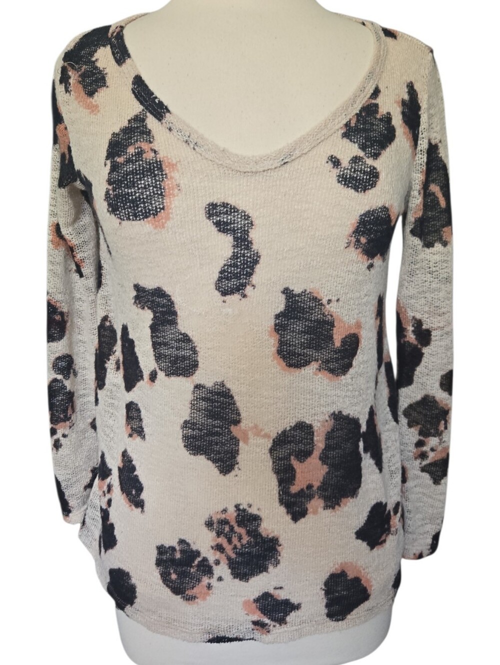 BiBi Leopard Print Lightweight V-Neck Sweater - S